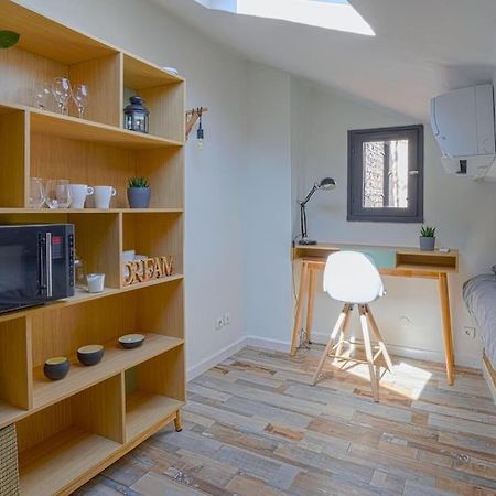 Studio Sous Les Toits Tres Bien Place Et Climatise Montpellier Exteriör bild