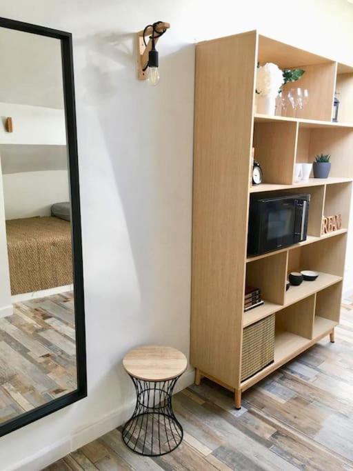 Studio Sous Les Toits Tres Bien Place Et Climatise Montpellier Exteriör bild